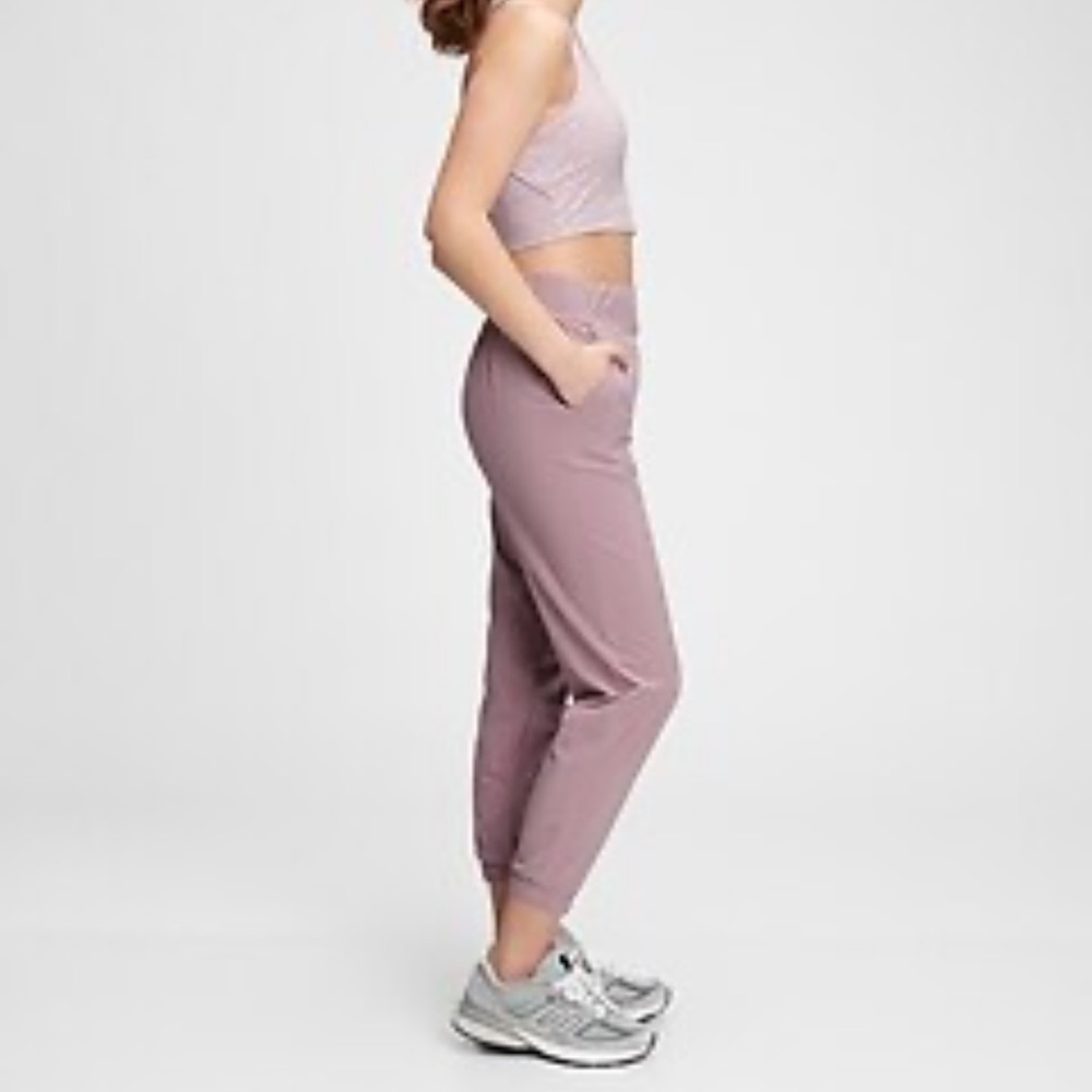 Gap Runaround Everstretch Joggers